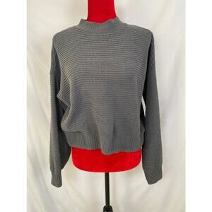 Hollister women’s size small, gray crop sweater soft! 100% polyester. NWOT